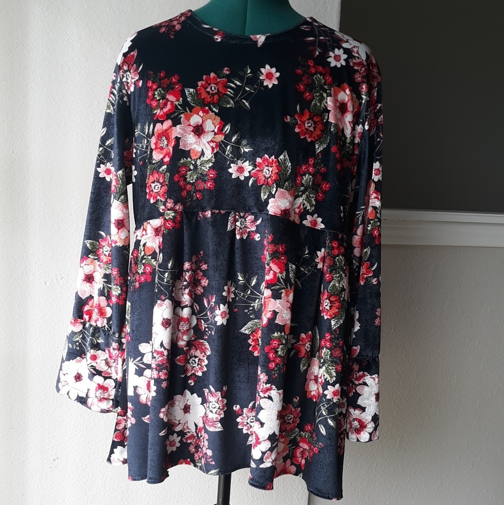 Flower print velvet shirt